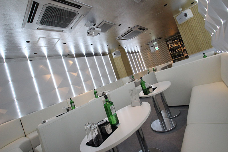 323 CLUB 店内