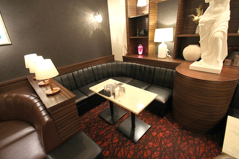 AMRED 店内