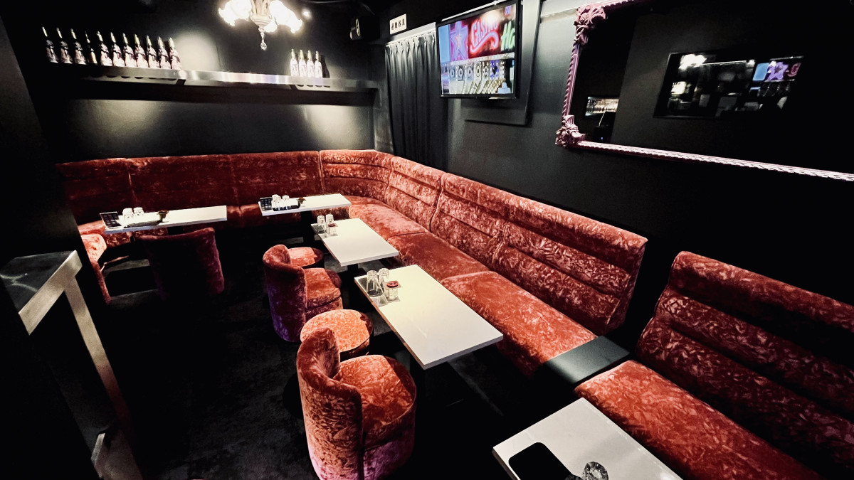 CLUB MOORE 店内 1
