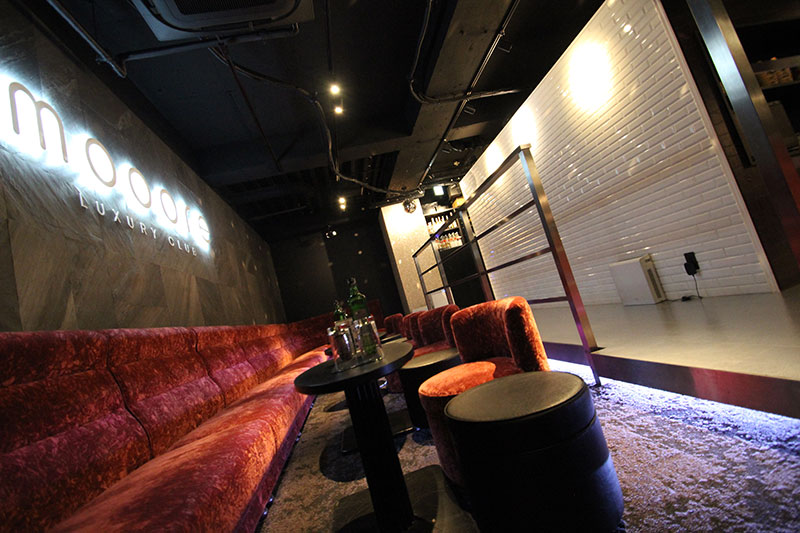 CLUB MOORE 店内