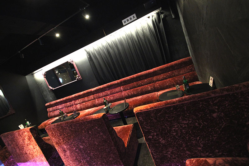 CLUB MOORE 店内
