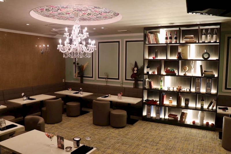 Lounge 林檎 店内